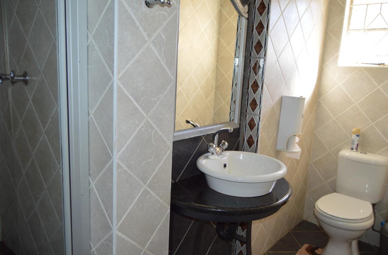 House Ebony B&B Newcastle Eksteriør bilde